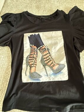 Black Short-Sleeve Graphic Tee with Embellished Heel Motif - Women's